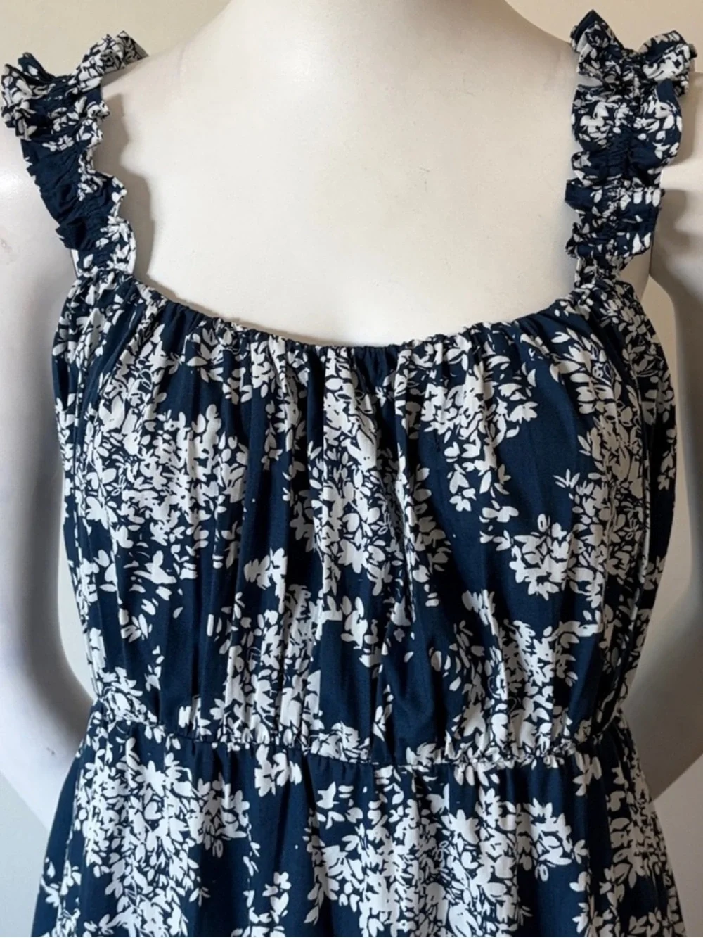 Abercrombie & Fitch | Stunning Navy & White Flowing Maxi Dress | Size: Medium